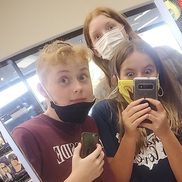 Meet your Posher, Hannah - Picture 1 of 1